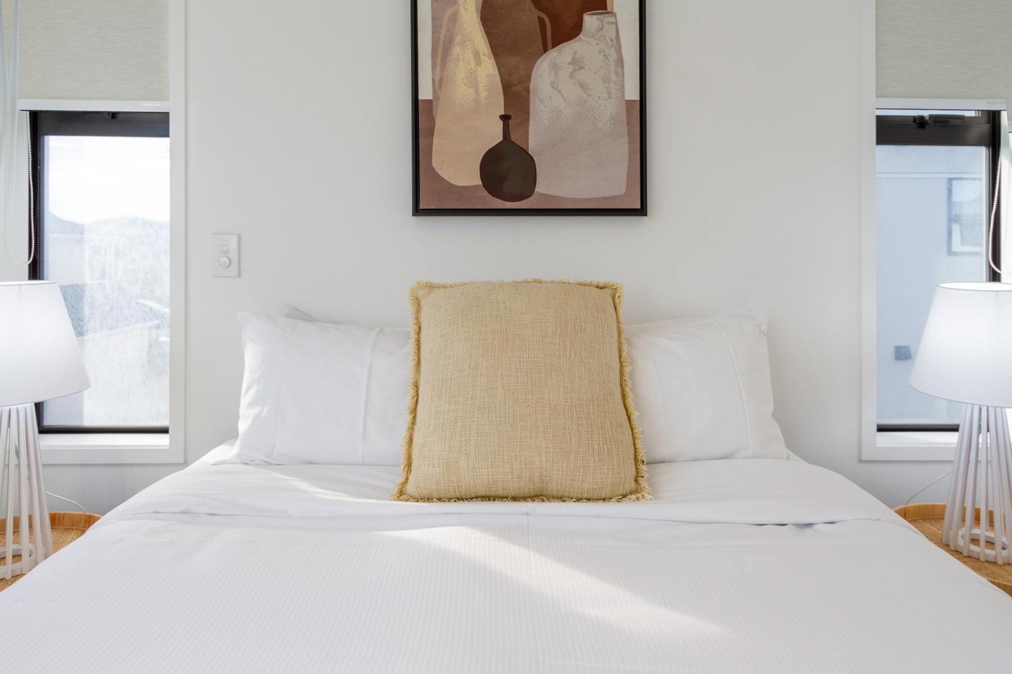 Apartment Serenity By The Sea: Coastal Escape1 Bed 1 Bath